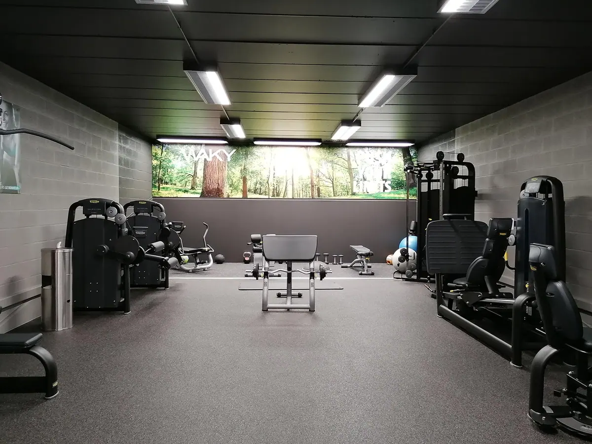 L'espace musculation de Waky, vu depuis l'entrée.